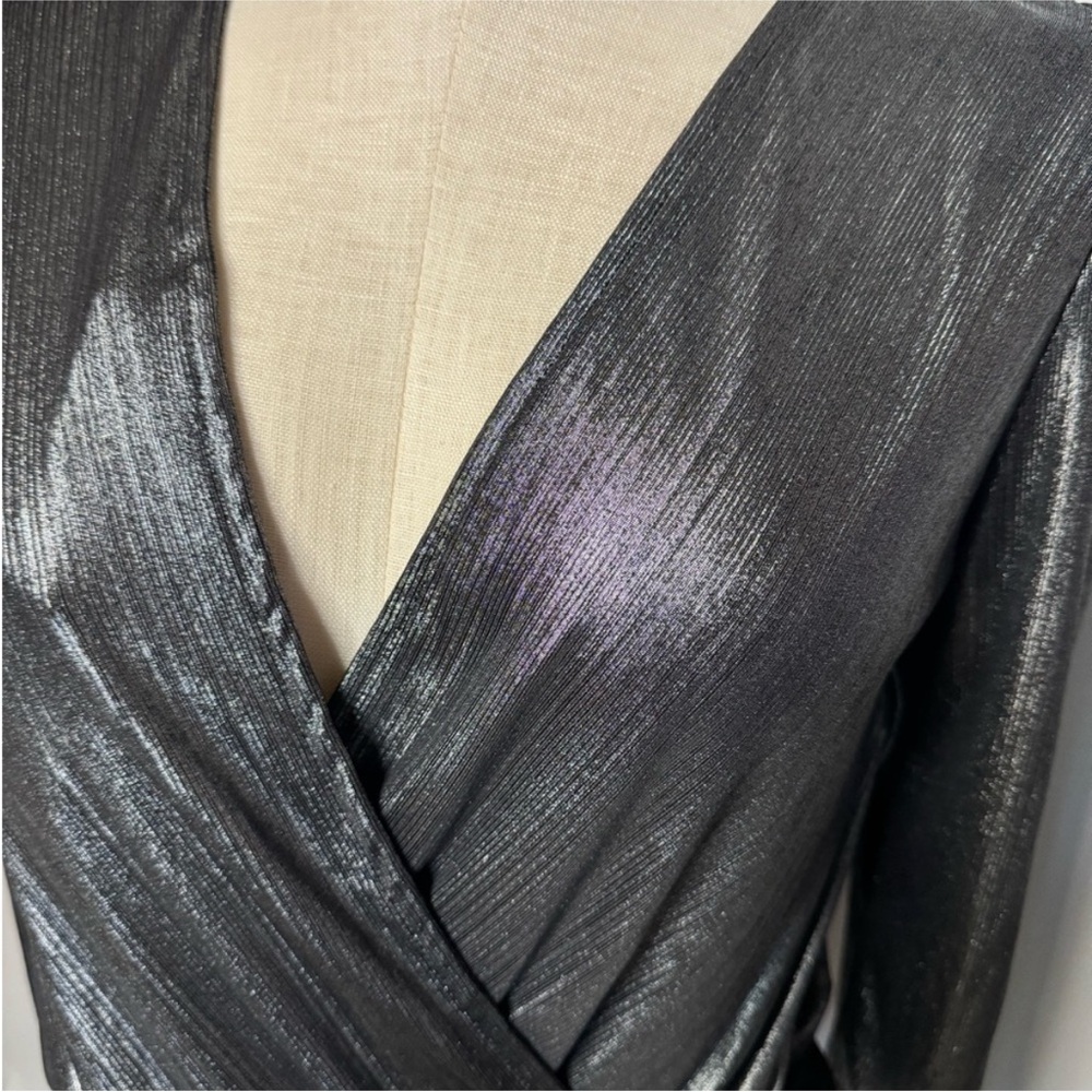 NWT Good Luck Gem Silver Metallic Puffy Long Sleeve Open Back Blouse
Bodysuit S - Picture 2 of 5